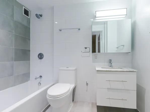 230 East 44th Street image 4 of 8