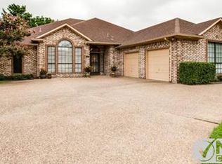 2202 Glen Helen Cir, Carrollton, TX 75007
