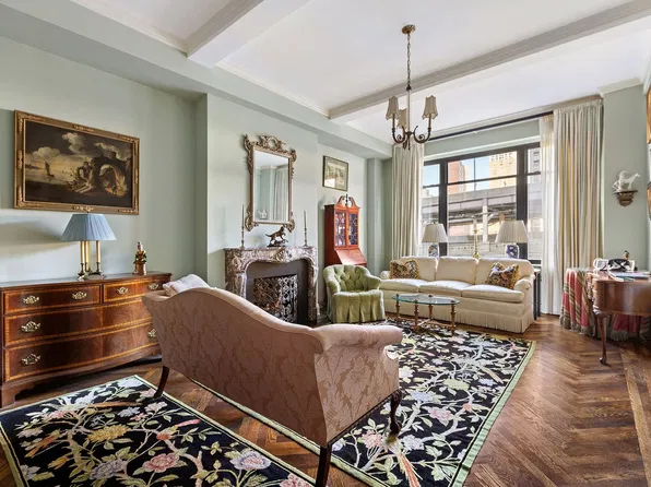 400 East 59th Street image 1 of 13