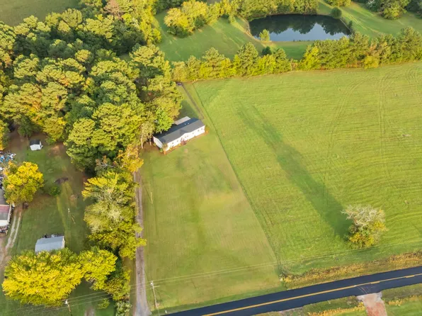 84 Black Ground Rd, Laceys Spring, AL 35754
