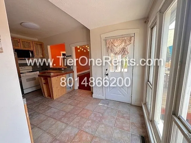 141 E Wentworth Ave — Photo 13
