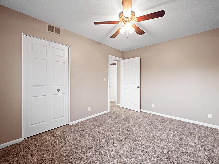 Huntley Ridge Townhomes — Photo 10