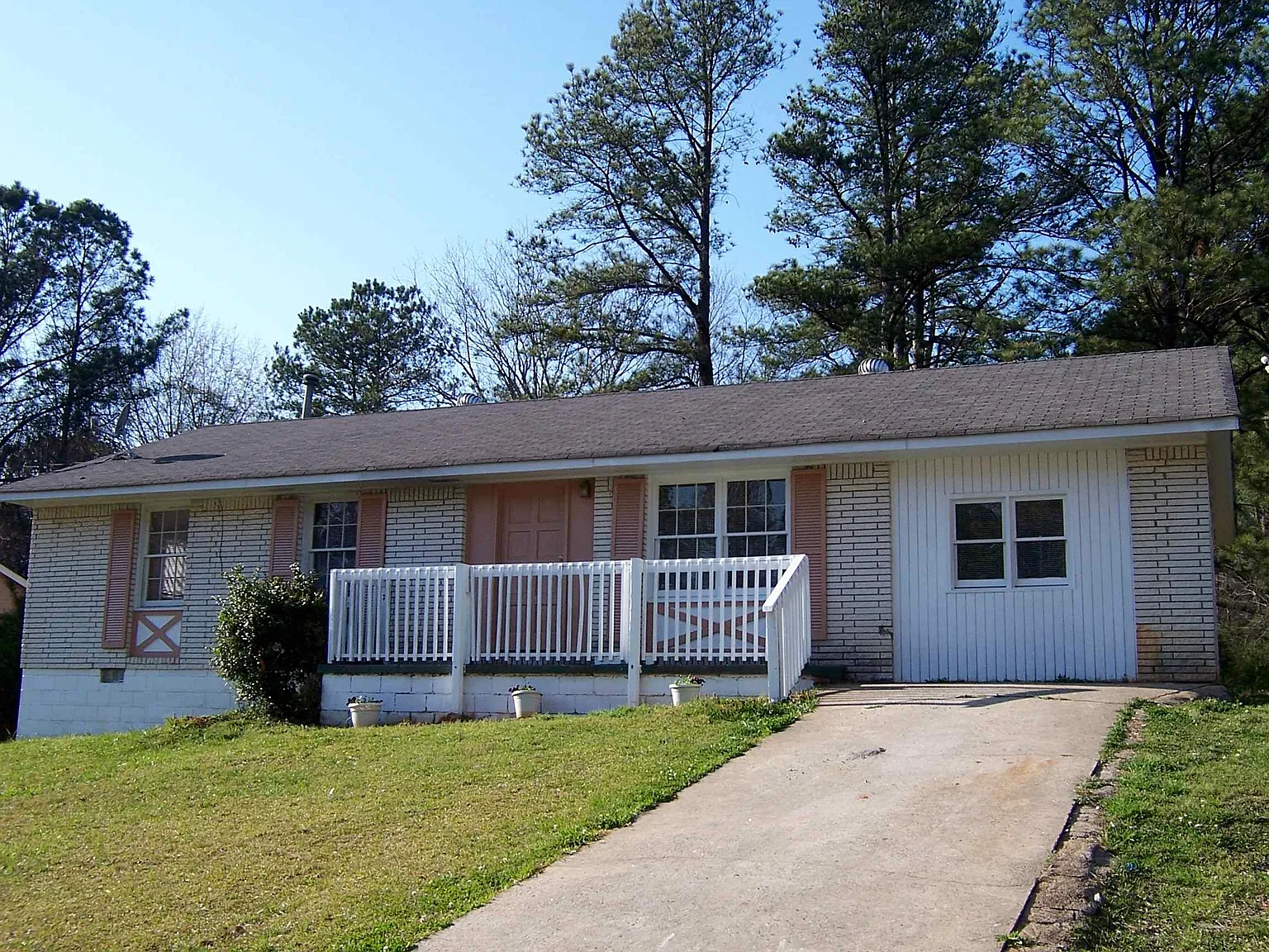486 Tipton Dr photo 1