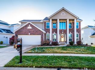 1155 Oak Borough Dr, Ballwin, MO 63021