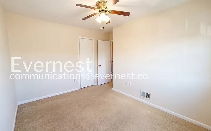 2325 McClellan Ct — Photo 22