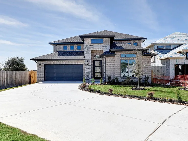 310 Barton Crk — Photo 2