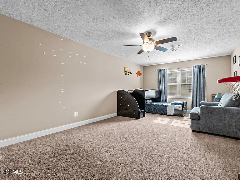 160 Argyll Ave — Photo 23
