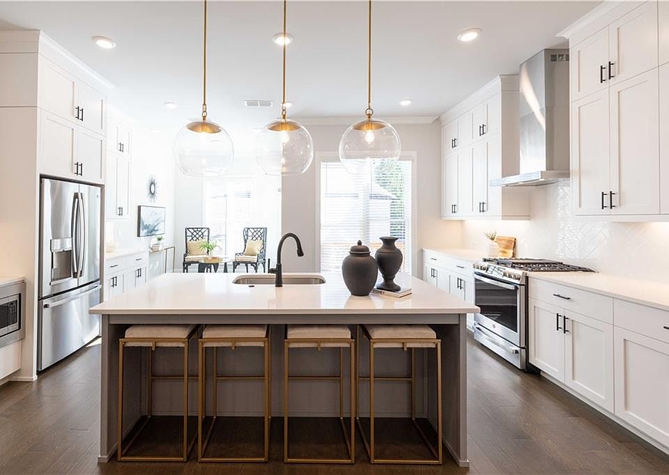 1st image of 610 Goldsmith Ct #112