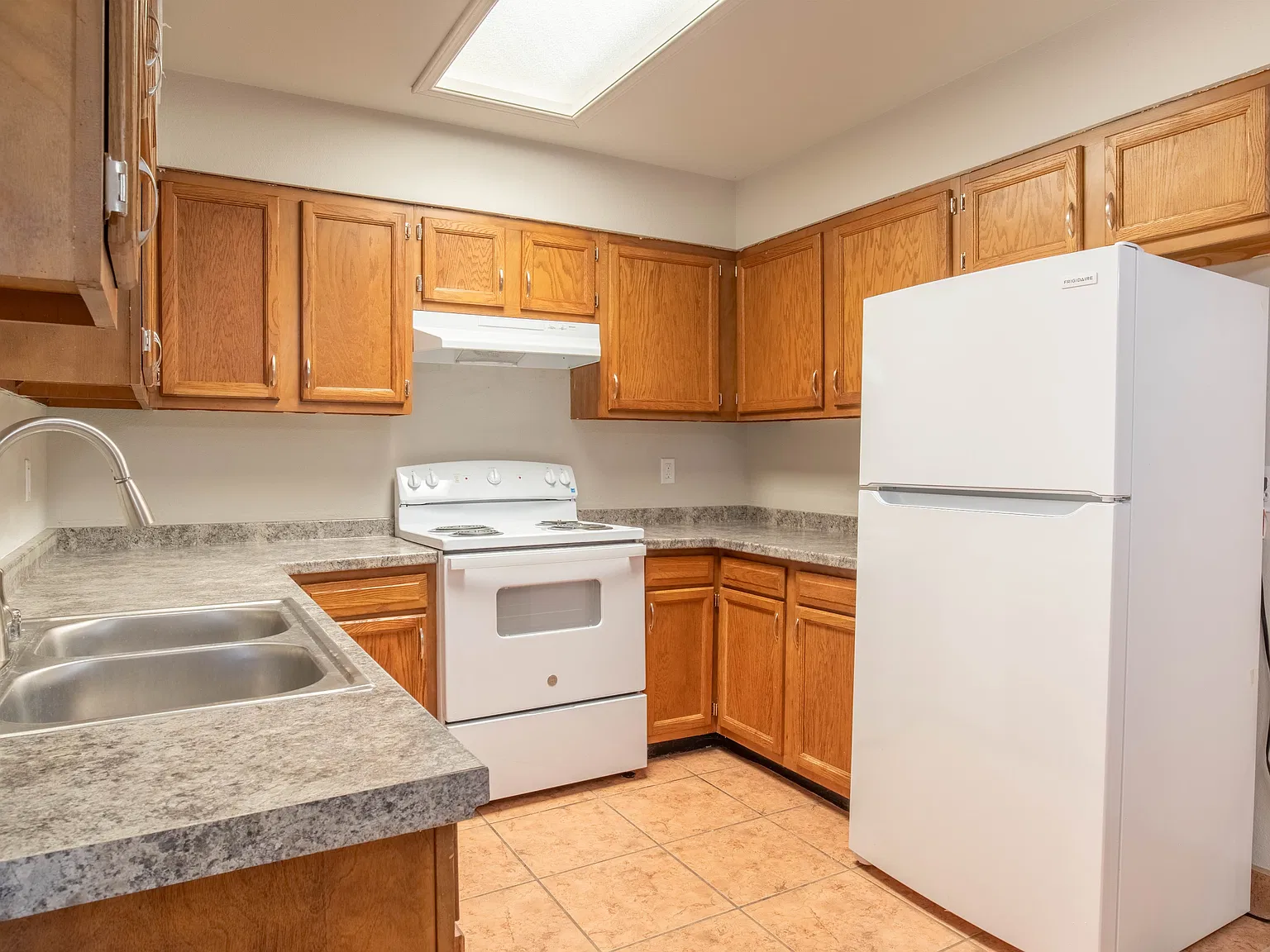 1352 South Esperanza Street - 1 — Photo 3