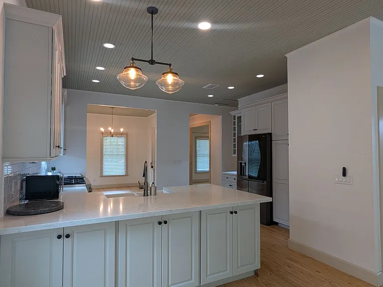 720 NW 3rd St — Photo 32