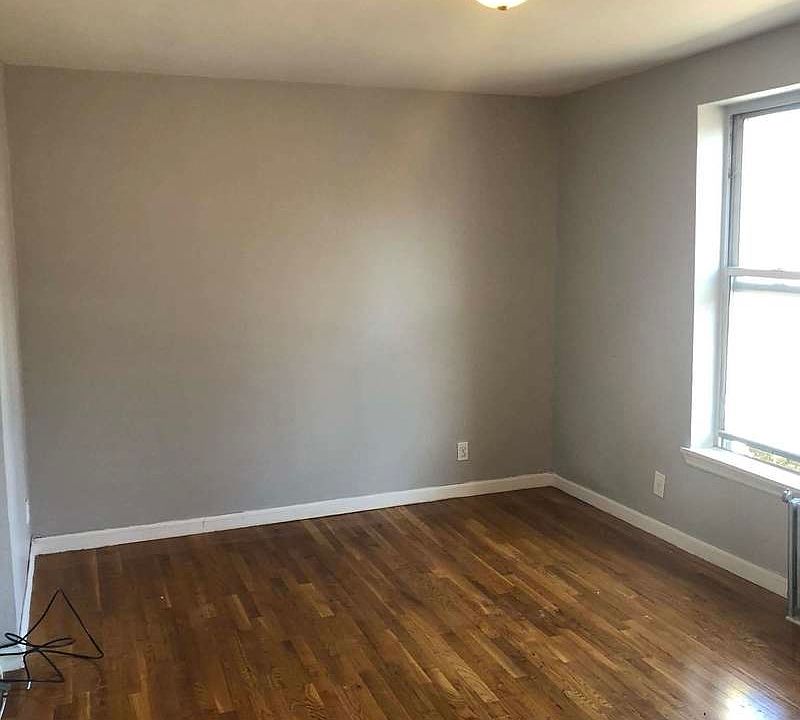 2nd image of 238 E 111th St #6AA