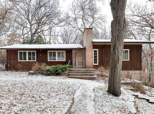 14 E Oaks Rd, North Oaks, MN 55127