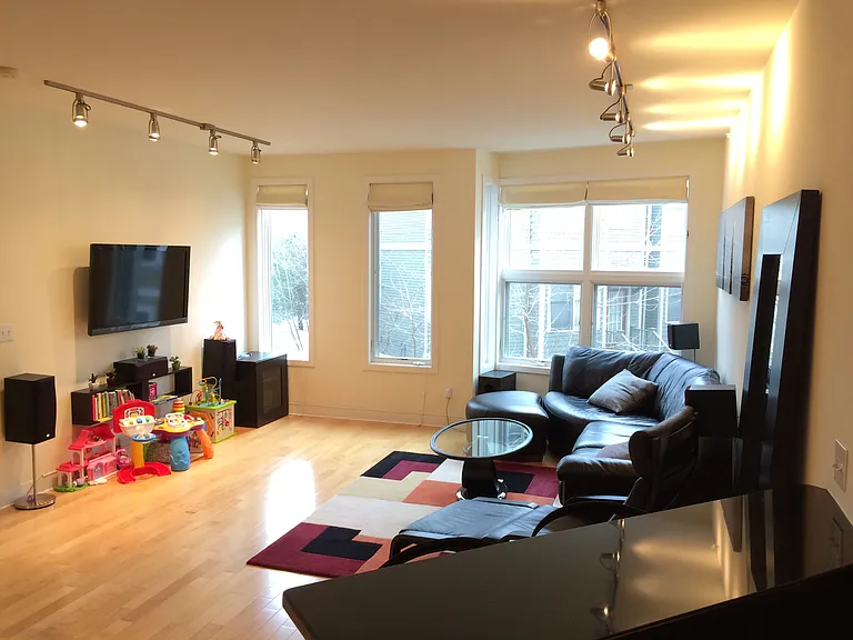 24 Bay State Rd #9 — Photo 2