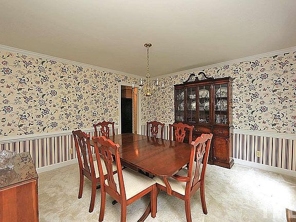 4th image of 505 Linden Ct