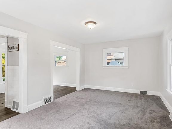 5th image of 148 W Glendale St