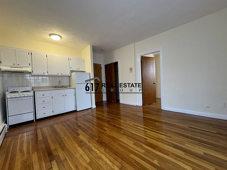 1803 N Beacon St — Photo 1