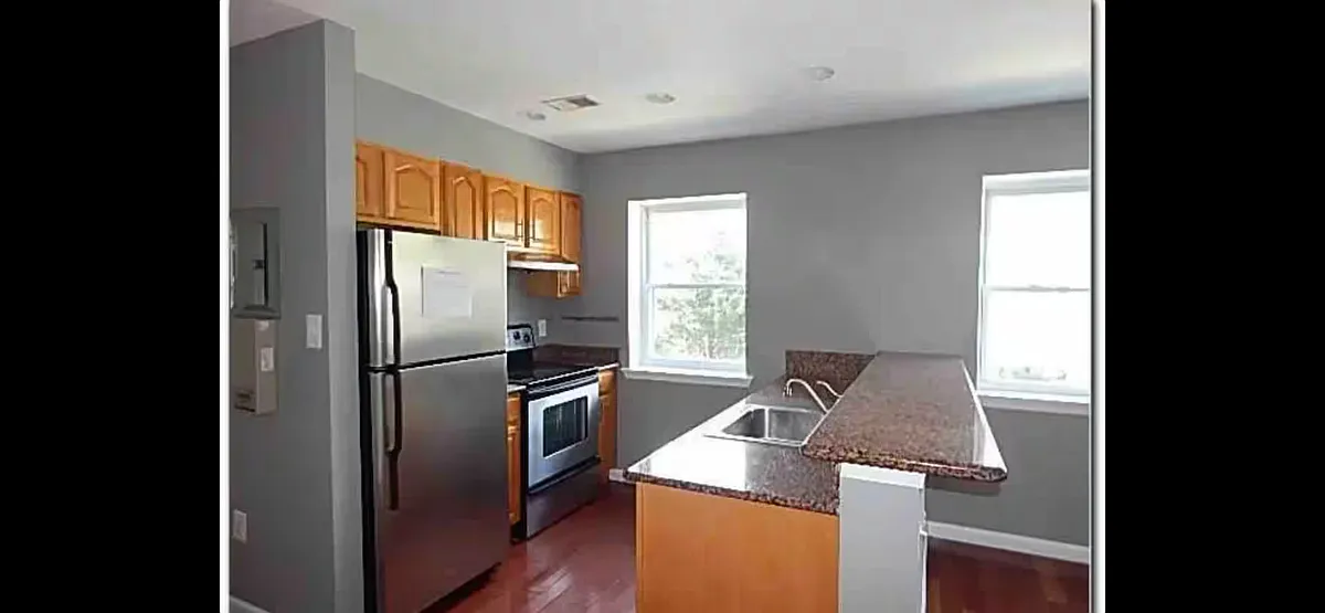 Building Photo - 4929 Foote St NE #3