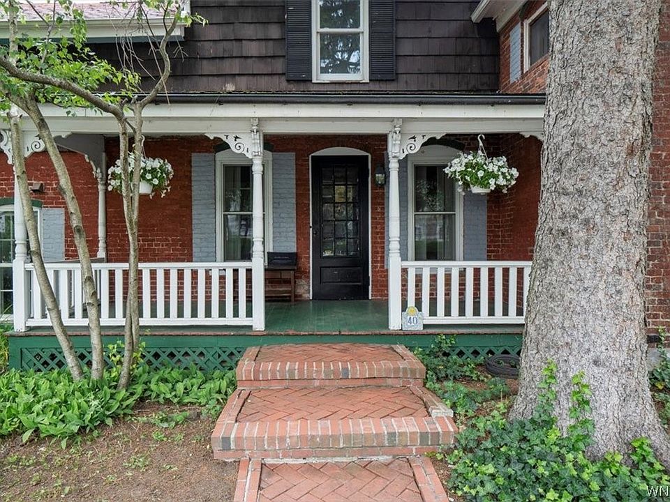 1st image of 40 Evans St