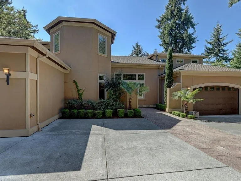 10925 SE Lake Rd — Photo 2