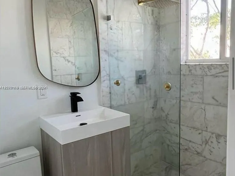 920 Jefferson Ave #10 — Photo 4