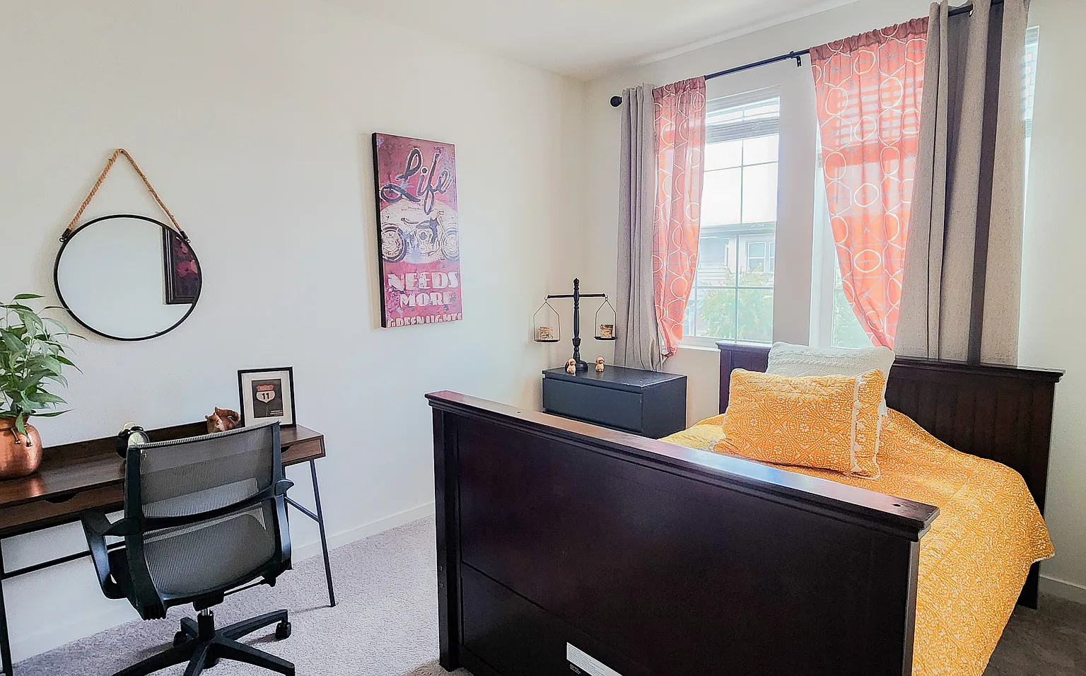 3 bed, 2.5 bath, 1569 sqft, $1,000 — Photo 2