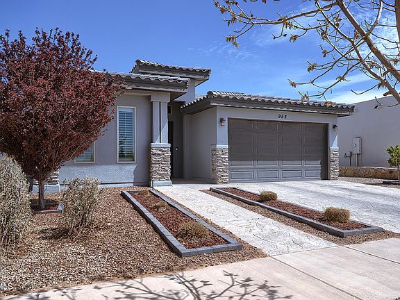 3rd image of 952 Rothbury St