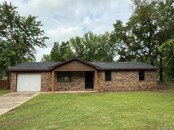3705 E 6th St, Russellville, AR 72802