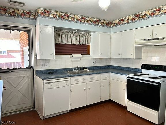 2nd image of 1458 Patricia St