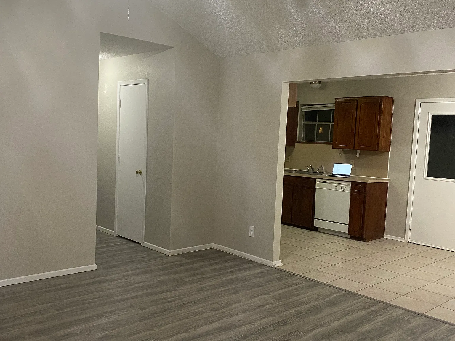 3 bed, 1134 sqft, $1,940 — Photo 4