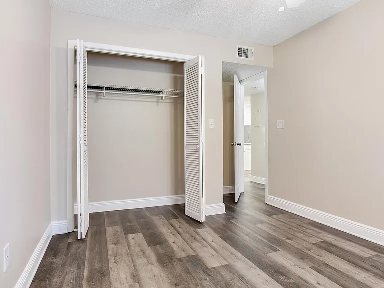 3109 W Horatio St #28 — Photo 20