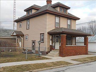 1st image of 215 Grant St