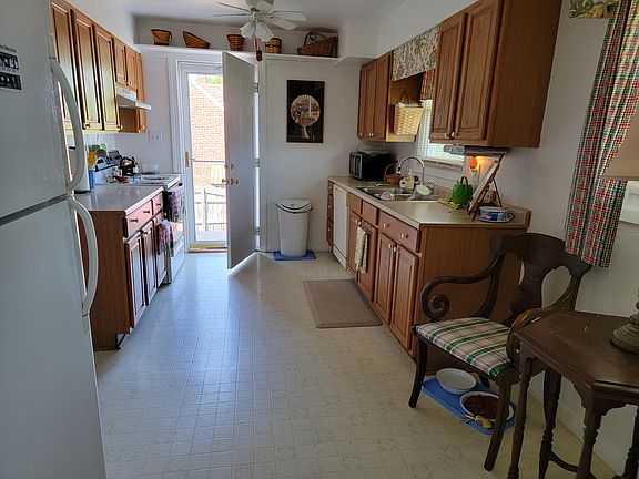 5th image of 443 Bonhill Dr NW