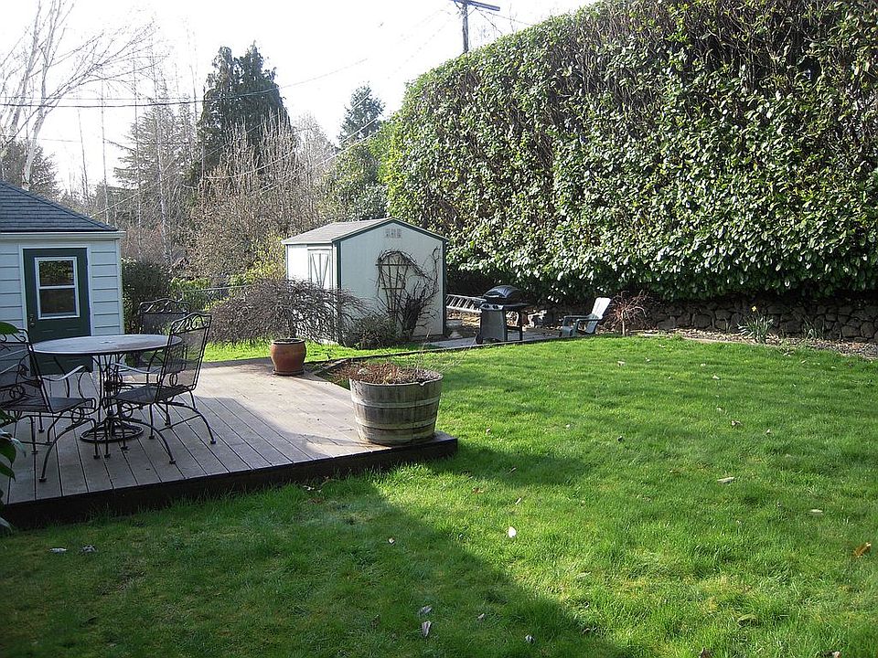 2nd image of 3062 SW Flower Ter