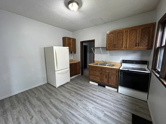 201 N French Ave #3 — Photo 4