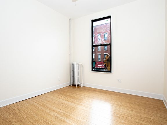 4th image of 918 Manhattan Ave #B