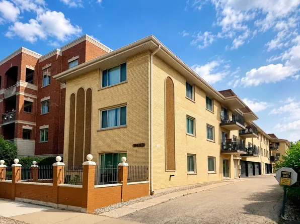 6483 N Northwest Hwy APT 304, Chicago, IL 60631