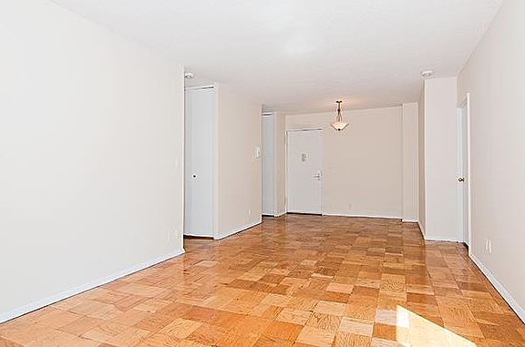 4th image of 211 E 46th St #14G