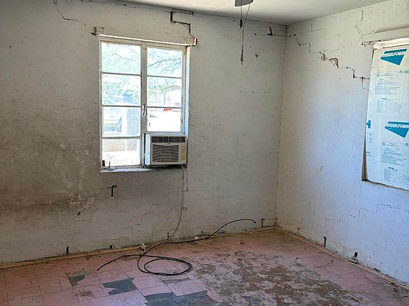 5th image of 342 W Canada St
