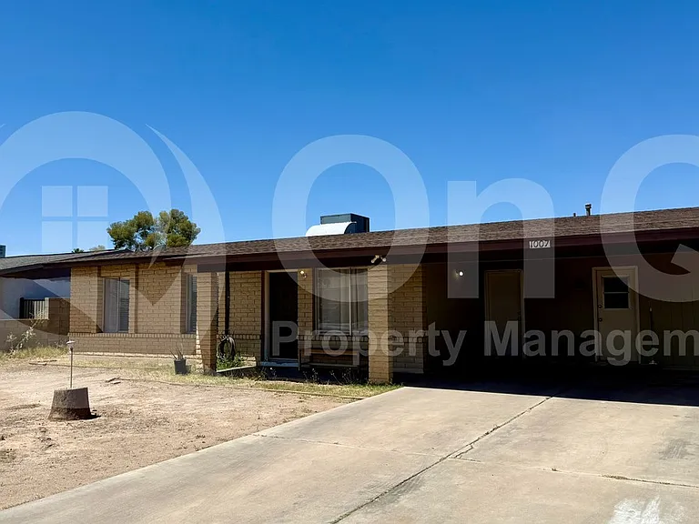 1007 N Menze St — Photo 1