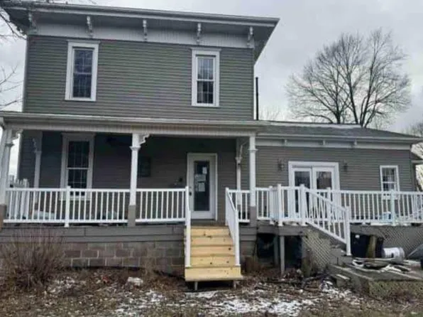 203 14th Ave, Sterling, IL 61081