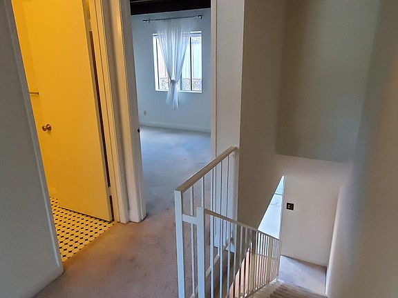 5th image of 1805 S Barrington Ave APT 10