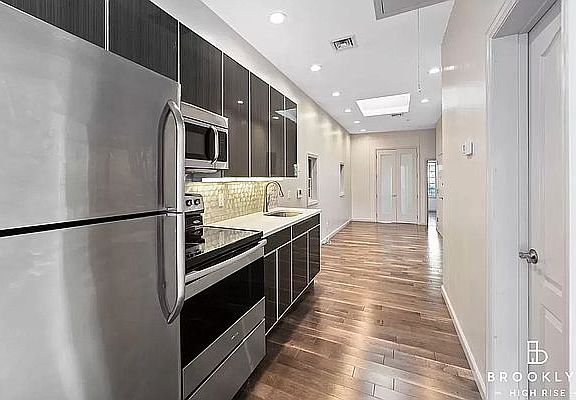 3rd image of 545 Marcy Ave APT 3R