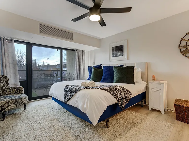 417 E Kiowa St #203 — Photo 2