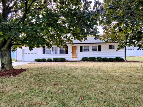 715 E Freeland Rd, Greensburg, IN 47240