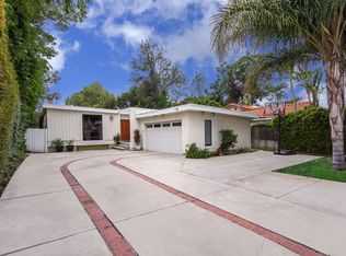 18240 Calvert St, Reseda, CA 91335