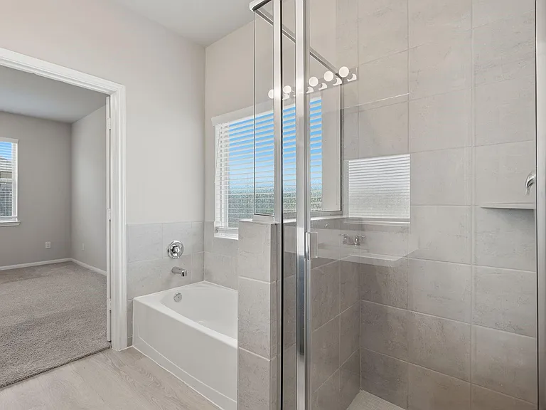 10406 Milford Woods Ln — Photo 27