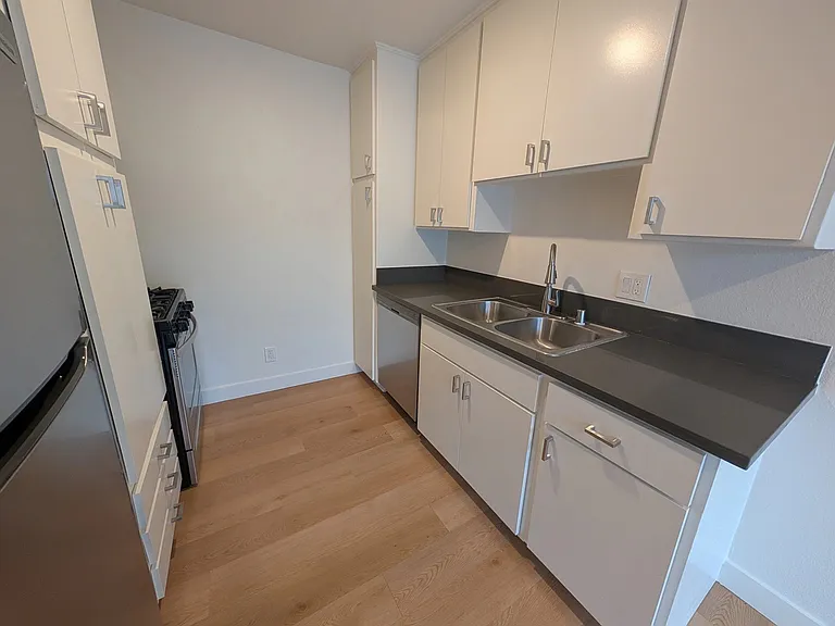 3900 W 1st St #8 — Photo 5