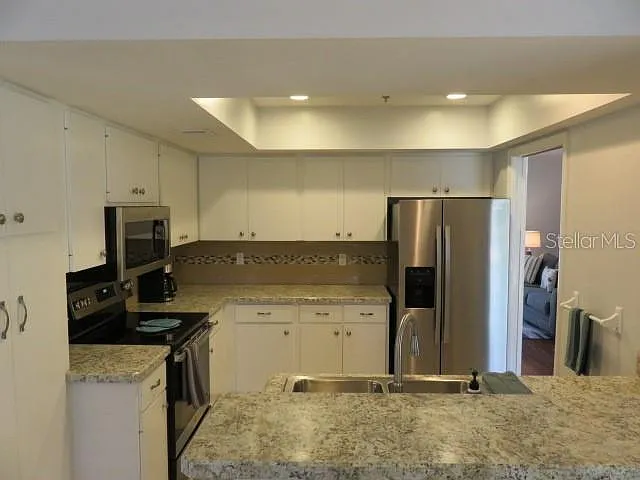 3 bed, 2.0 bath, 1719 sqft, $3,495 — Photo 4