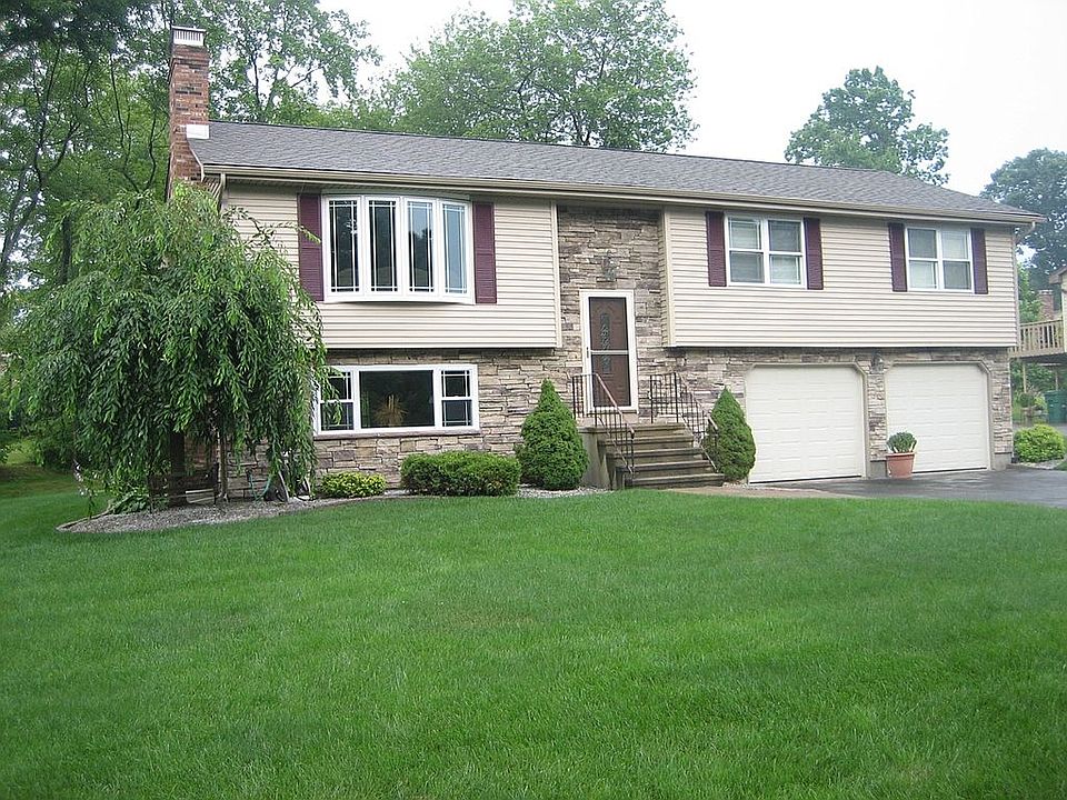 1st image of 22 Nancy Dr