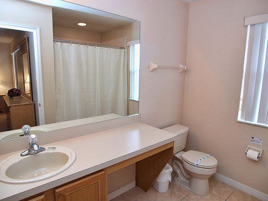 RP3T519LM-bathroom-ensuite